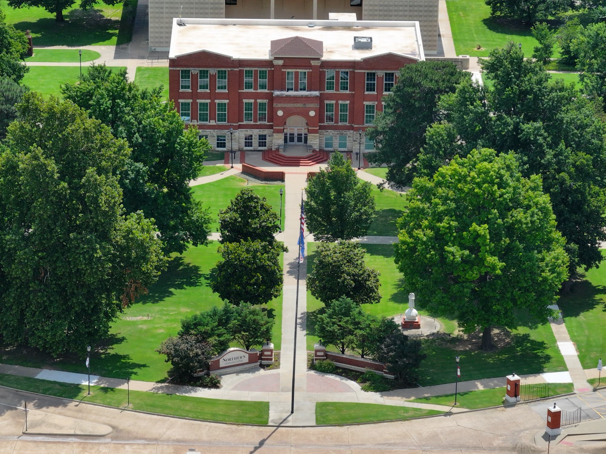 Aerial view of the Northern Oklahoma College quad in Tonkawa